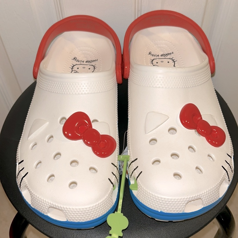 Hello Kitty Crocs Size 12 - Picture 3 of 6